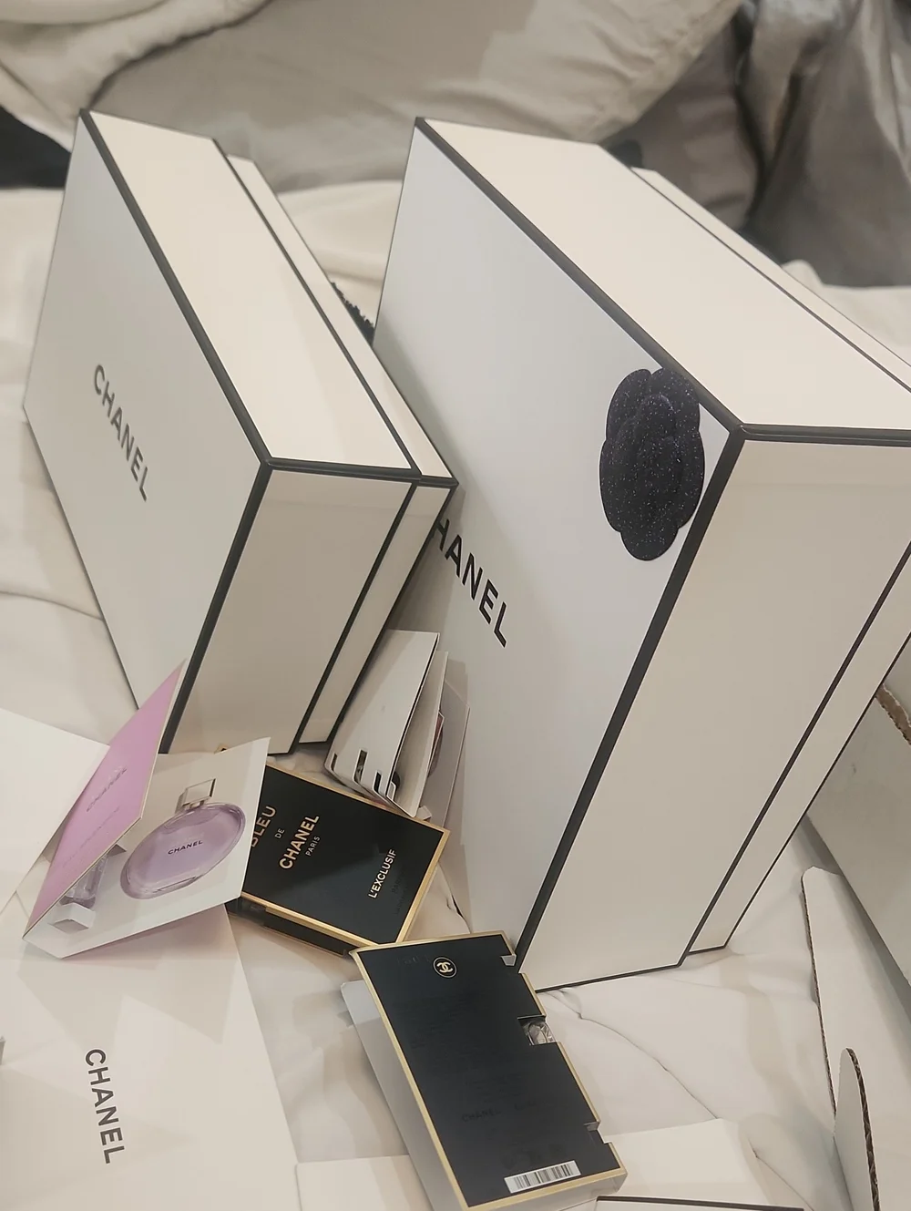 CHANEL 6xPerfume Spray 2xMascara Mini 2XLuxury Boxes 2xShip Boxes 1xBag Camellia